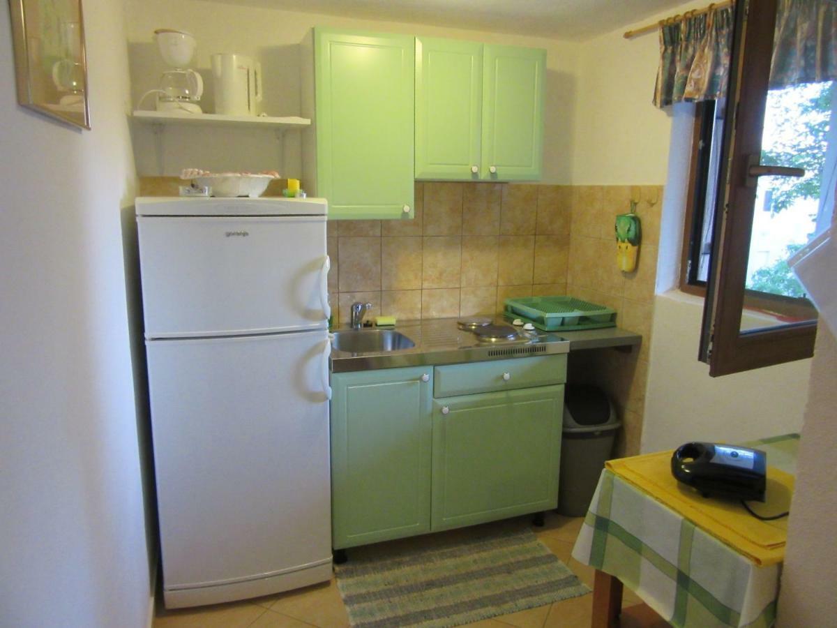 Apartmani Gracijela Karlobag Exterior foto
