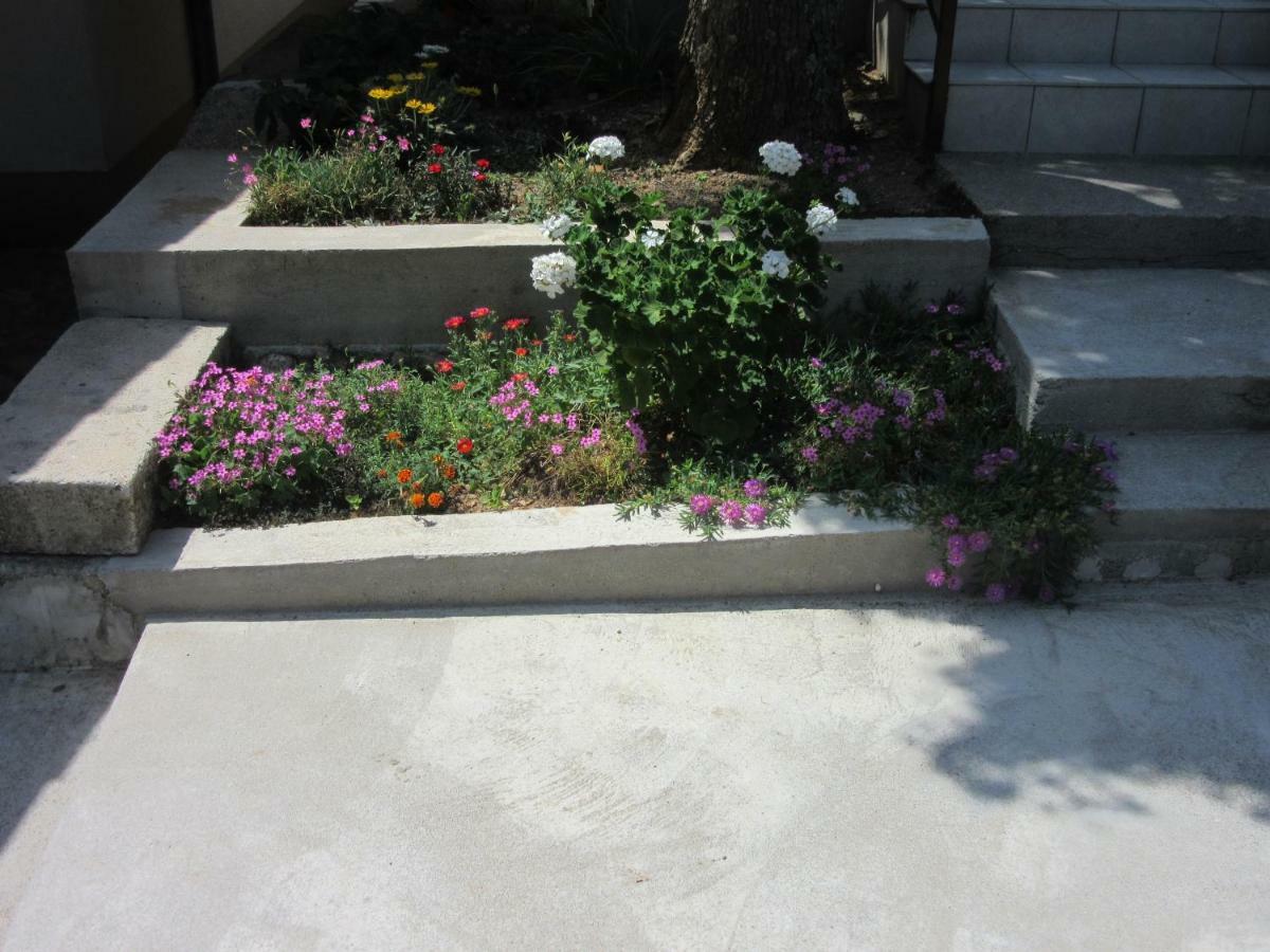 Apartmani Gracijela Karlobag Exterior foto
